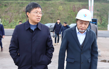 南溪區(qū)委書(shū)記、南溪經(jīng)開(kāi)區(qū)黨工委書(shū)記劉剛率隊(duì)調(diào)研遠(yuǎn)東股份宜賓智能產(chǎn)業(yè)園